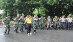 koramil 02 lima kaum gelar bhakti pungut sampah brsama masyarakat min