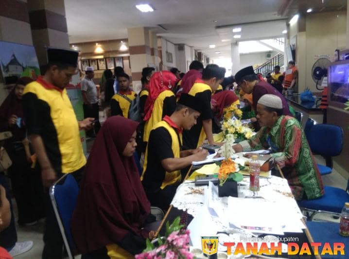 Tim Kafilah MTQ Tanah Datar Sambut Kedatangn Bupati min