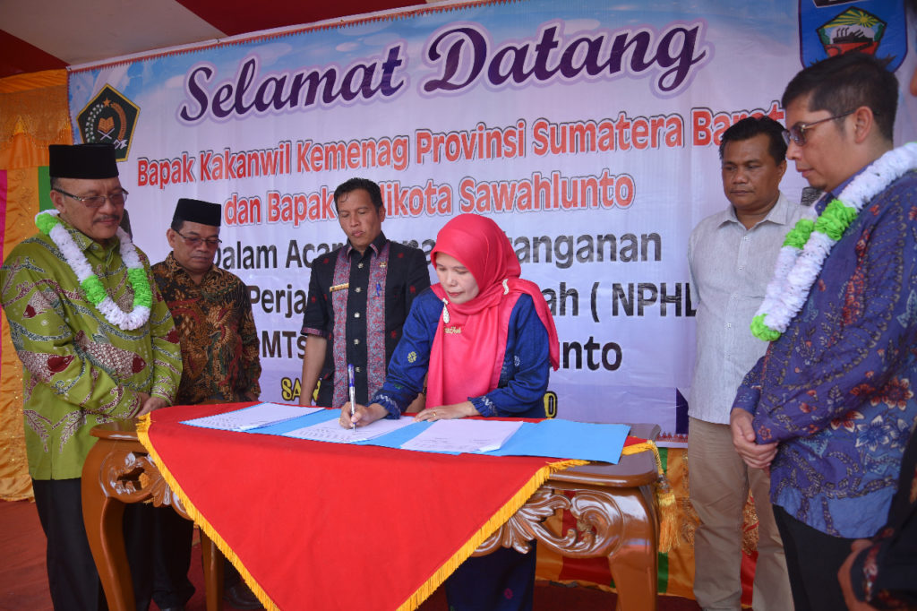 Tiga Ruang Kelas MTsN 2 Didirikan, Pemko Sawahlunto Hibahkan Dana Rp 600 Juta 1 c1b73498 3fce 4c8d 8305 cde536604eaf