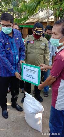 WALIKOTA SAWAHLUNTO BERIKAN BANTUAN 1