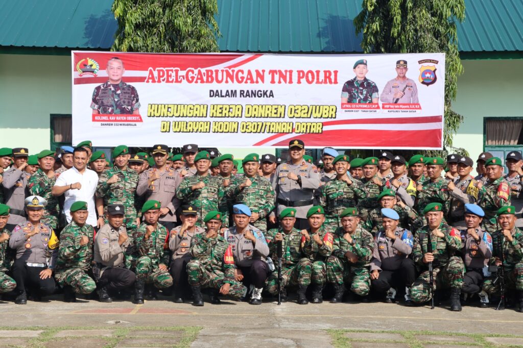 Kapolres Ruly Pimpin Personil Laksanakan Upacara di Makodim 0307 Tanah Datar 2 IMG 20230217 WA0006