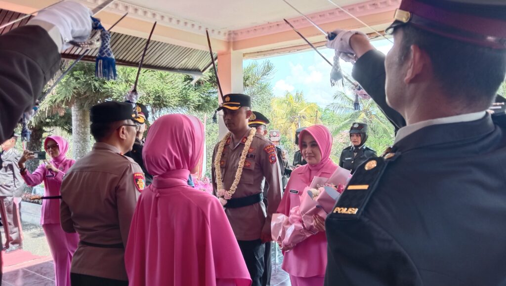 Sertijab Polres Tanah Datar, AKBP Derry Indra Gantikan AKBP Ruly Indra Wijayanto 1 IMG 20230413 113633