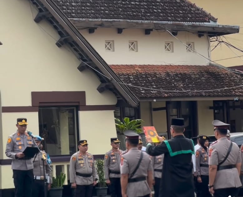 Wujudkan Regenerasi Kepemimpinan Berkualitas, Polresta Bukittinggi Gelar Upacara Serah Terima Jabatan 1 IMG 20260531 WA0009